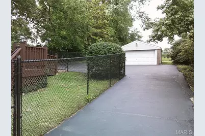 9113 Palmer Avenue, Overland, MO 63114 - Photo 29