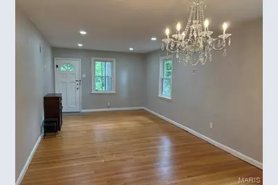 9113 Palmer Avenue, Overland, MO 63114 - Photo 7