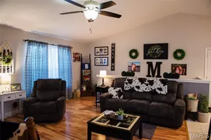 327 Bucking Horse Dr, Farmington, MO 63640 - Photo 3