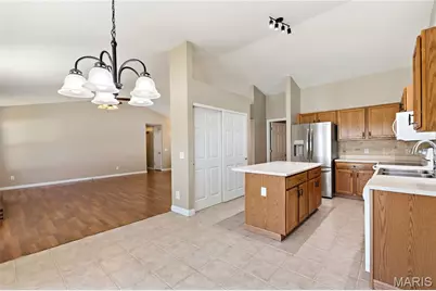 229 Thoroughbred Trail, Saint Peters, MO 63376 - Photo 5