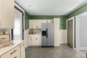 4228 Schiller Pl, Saint Louis, MO 63116 - Photo 15