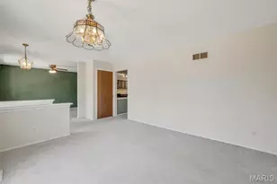 4863 Vermilion Dr, Saint Louis, MO 63128 - Photo 7