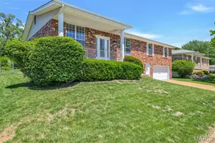 4863 Vermilion Dr, Saint Louis, MO 63128 - Photo 3