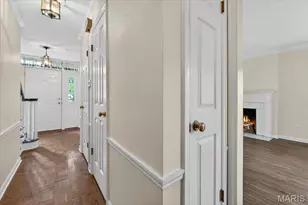 925 Winterwood Ln, Ladue, MO 63124 - Photo 15