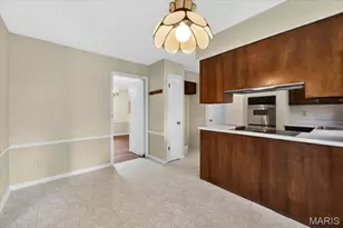 925 Winterwood Ln, Ladue, MO 63124 - Photo 21