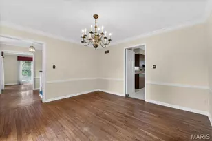 925 Winterwood Ln, Ladue, MO 63124 - Photo 17