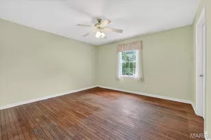 925 Winterwood Ln, Ladue, MO 63124 - Photo 33