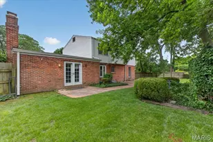 925 Winterwood Ln, Ladue, MO 63124 - Photo 55