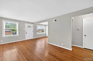 1127 Pembroke Dr, Saint Louis, MO 63119 - Photo 5