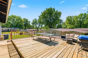 410 Hawthorn Ave, Saint Charles, MO 63301 - Photo 35