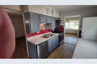 11021 Saint Girard Lane, Saint Ann, MO 63074 - Photo 5