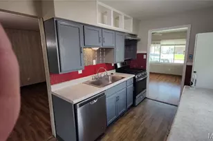 11021 St Girard Ln, Saint Ann, MO 63074 - Photo 5