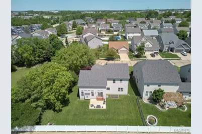 111 Berry Manor Circle, Saint Charles, MO 63376 - Photo 7
