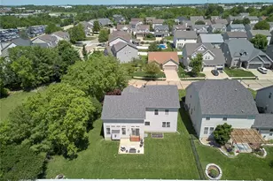 111 Berry Manor Cir, Saint Charles, MO 63376 - Photo 7
