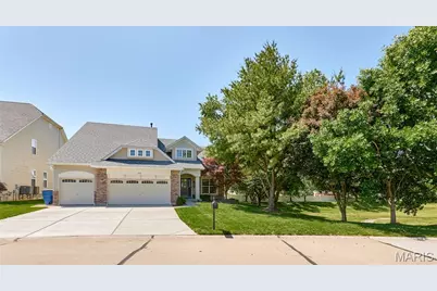 111 Berry Manor Circle, Saint Charles, MO 63376 - Photo 3