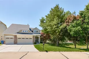 111 Berry Manor Cir, Saint Charles, MO 63376 - Photo 3