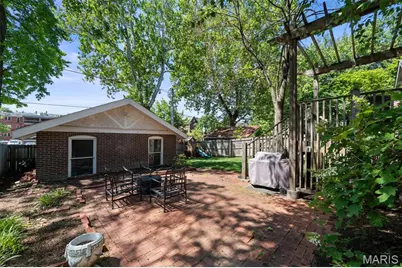 6920 Pershing Avenue, University City, MO 63130 - Photo 13