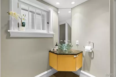 6920 Pershing Avenue, University City, MO 63130 - Photo 17