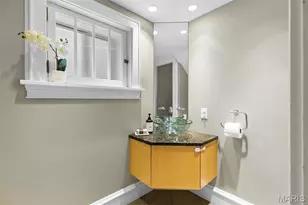6920 Pershing Ave, University City, MO 63130 - Photo 17
