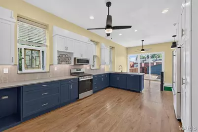 1919 Hickory Street, Saint Louis, MO 63104 - Photo 3
