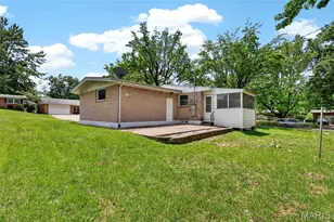 1365 Zurich Dr, Florissant, MO 63031 - Photo 21