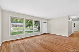 1365 Zurich Dr, Florissant, MO 63031 - Photo 7