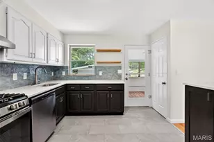 1365 Zurich Dr, Florissant, MO 63031 - Photo 11