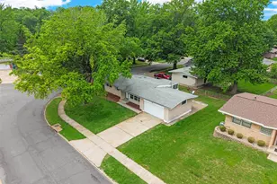 1365 Zurich Dr, Florissant, MO 63031 - Photo 33