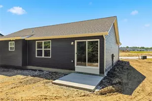 1021 Samwise St, Wright City, MO 63390 - Photo 7