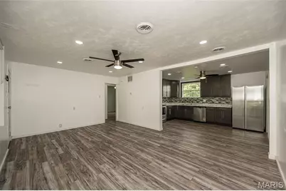 607 Majesty Court, Lemay, MO 63125 - Photo 5