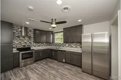 607 Majesty Court, Lemay, MO 63125 - Photo 7