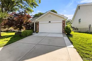 10140 Shapfield Ln, Affton, MO 63123 - Photo 3