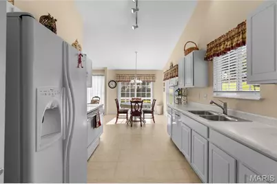 10140 Shapfield Lane, Affton, MO 63123 - Photo 17