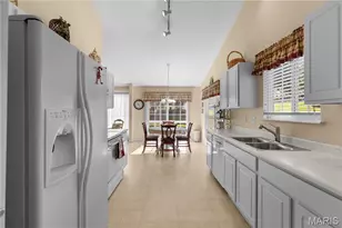10140 Shapfield Ln, Affton, MO 63123 - Photo 17