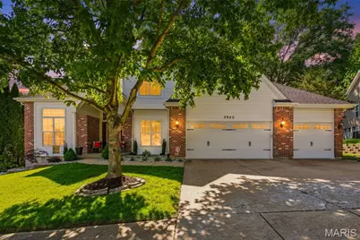 2942 Marchbanks Place, Saint Louis, MO 63129 - Photo 1
