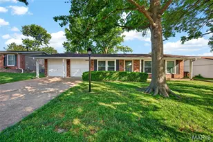 4723 Langtree Dr, Saint Louis, MO 63128 - Photo 3