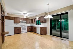 4768 Longspur Dr, Unincorporated, MO 63128 - Photo 9
