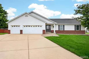 15 Covered Wagon Trail Ct, Saint Peters, MO 63376 - Photo 1