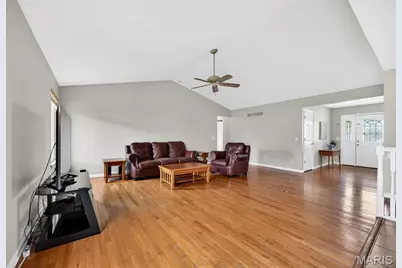15 Covered Wagon Trail Court, Saint Peters, MO 63376 - Photo 3