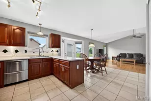 15 Covered Wagon Trail Ct, Saint Peters, MO 63376 - Photo 7
