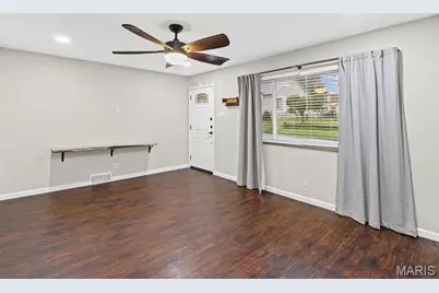 904 Erskine Avenue, Unincorporated, MO 63125 - Photo 7