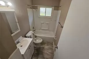 7748 Paddington Dr, Saint Louis, MO 63121 - Photo 7