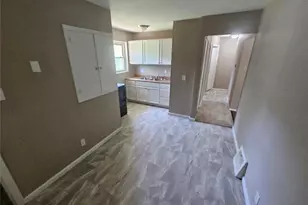 7748 Paddington Dr, Saint Louis, MO 63121 - Photo 5