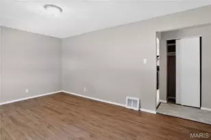 7748 Paddington Dr, Saint Louis, MO 63121 - Photo 11