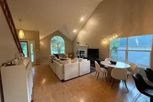 11917 Katiejo Ct, Maryland Heights, MO 63043 - Photo 5