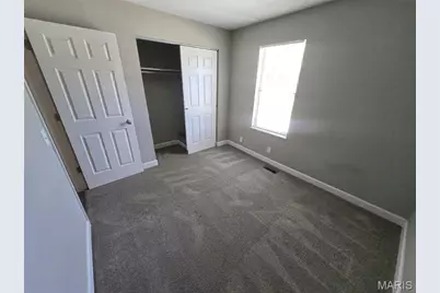 21 Oak Bend Lane, Saint Peters, MO 63376 - Photo 9