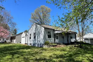10425 Presley Dr, Saint Louis, MO 63137 - Photo 1