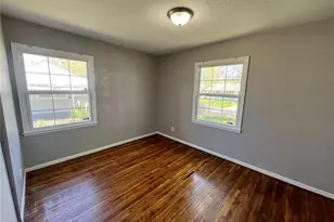 10425 Presley Dr, Saint Louis, MO 63137 - Photo 5