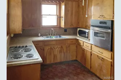 869 S Redman Avenue, Marshall, MO 65340 - Photo 5
