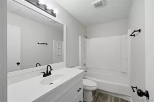 1361 Summergate Pkwy, Saint Charles, MO 63303 - Photo 23